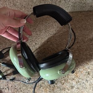 David clark aviation headset headphones. H 10–40 model airplane headset